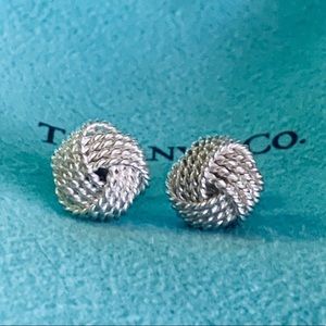 ISO‼️‼️ ONE TIFFANY MESH EARRING✨✨✨